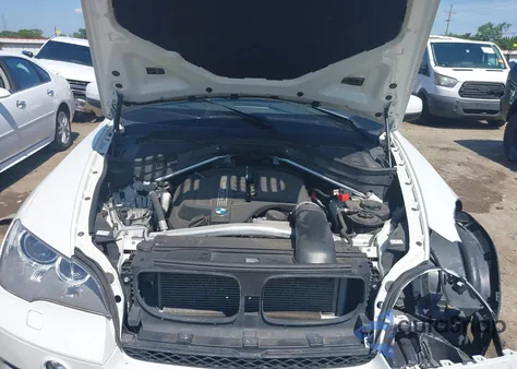 2013 BMW X5 from USA, damaged, VIN 5UXZV4C50D0E05077